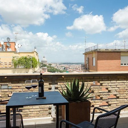 Rome As You Feel - Vatican Terrace Apartments With View Bagian luar foto